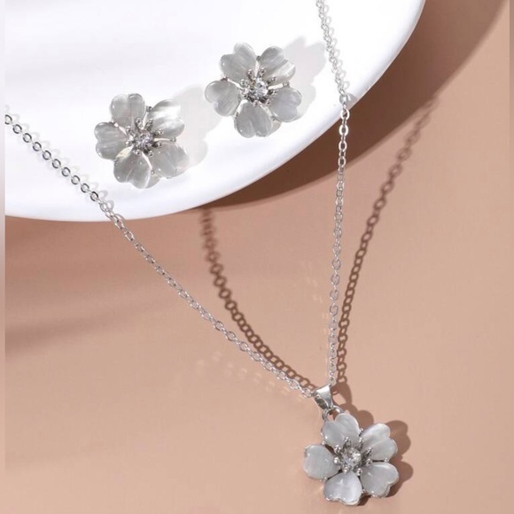 Floral Rhinestone Charm Necklace and Earrings Set - Picture 5 of 5